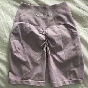 Alphalete Amplify Biker Shorts - Viola - XS